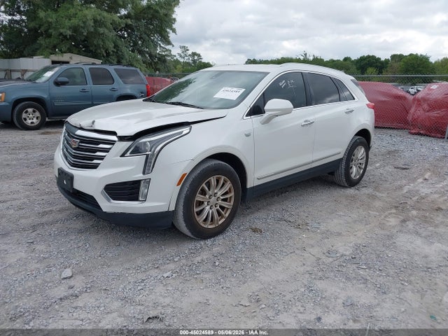 Cadillac XT5 Standard