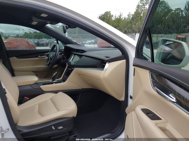 Cadillac XT5 Standard