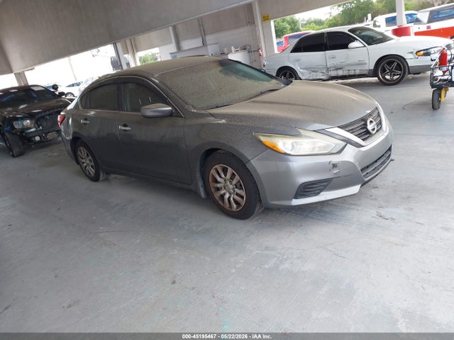 Salvage Nissan Altima Image