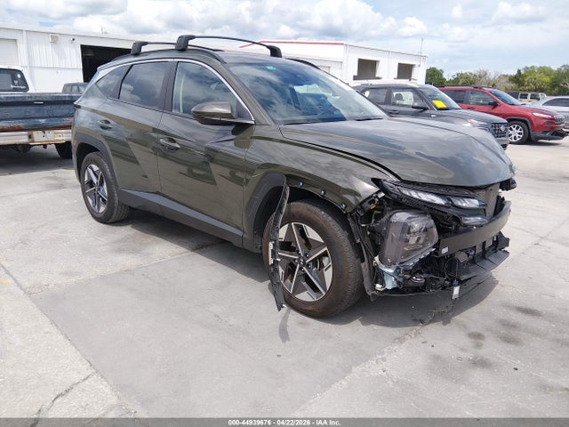 Salvage Hyundai TUCSON Image