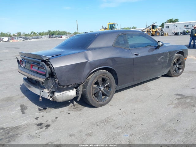Dodge Challenger Sxt