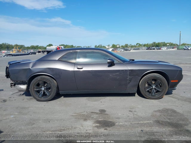 Dodge Challenger Sxt
