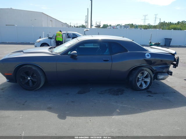 Dodge Challenger Sxt