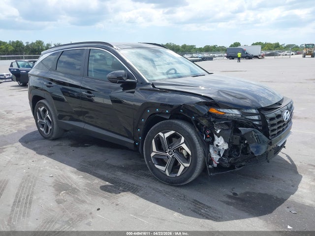 Salvage Hyundai TUCSON Image