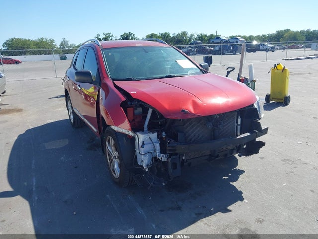 Salvage Nissan Rogue Image