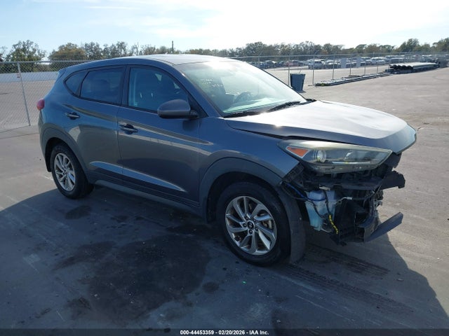 Salvage Hyundai TUCSON Image