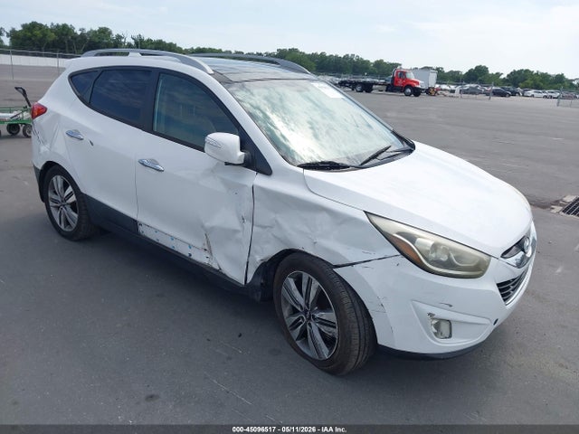 Salvage Hyundai TUCSON Image
