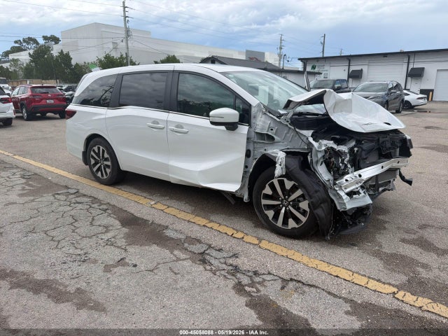 Salvage Honda Odyssey Image