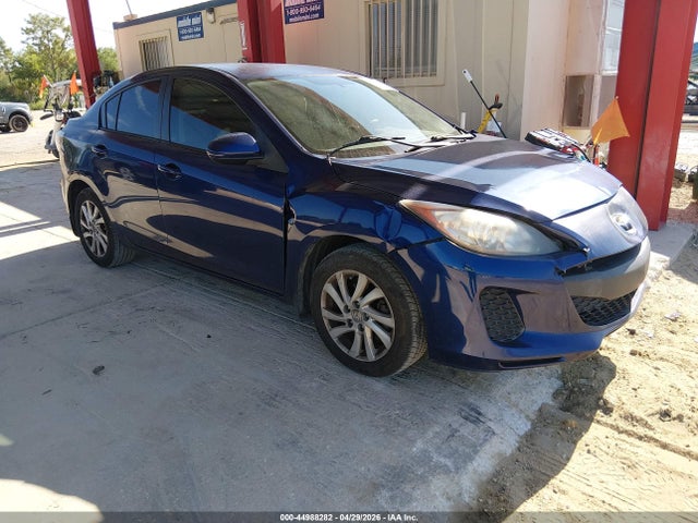 Salvage Mazda Mazda3 Image