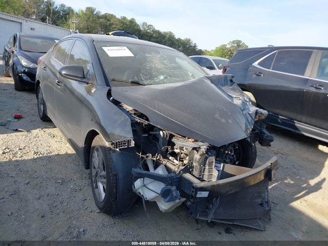 Salvage Hyundai ELANTRA Image