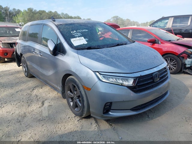Salvage Honda Odyssey Image