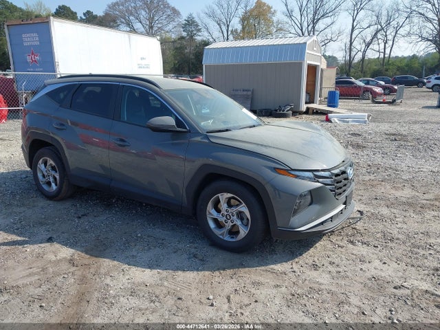 Salvage Hyundai TUCSON Image
