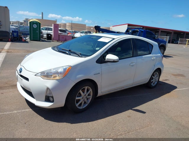 Toyota Prius c Four