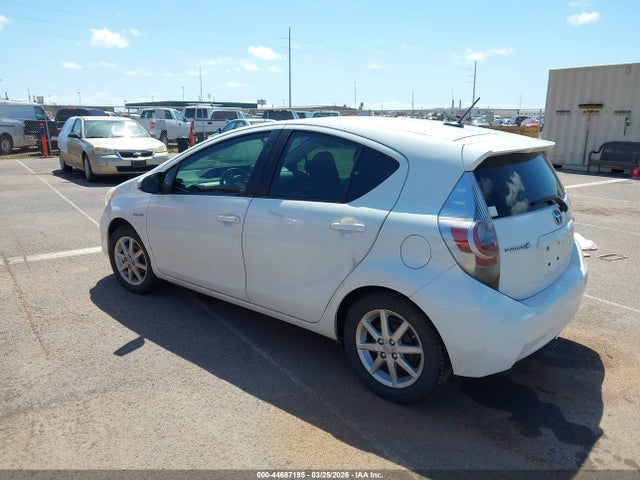 Toyota Prius c Four