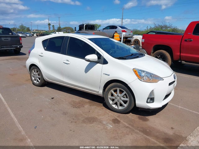 Salvage Toyota Prius c Image