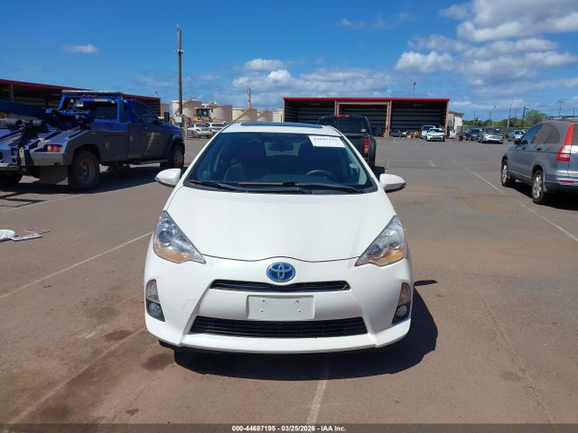 Toyota Prius c Four
