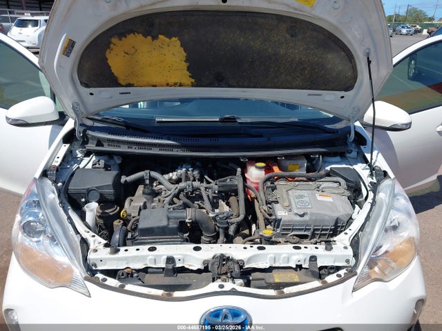 Toyota Prius c Four