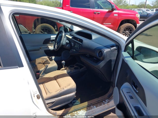 Toyota Prius c Four