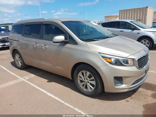 Salvage Kia Sedona Image