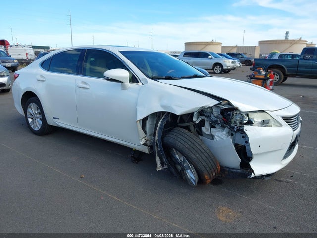 Salvage Lexus Es Image