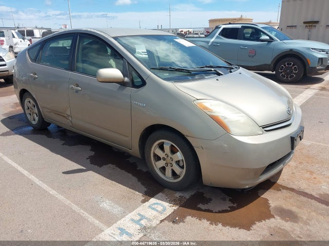Salvage Toyota Prius Image