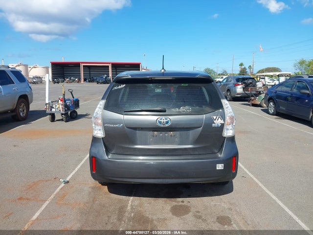Toyota Prius v