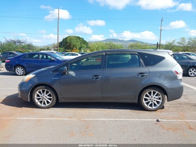 Toyota Prius v