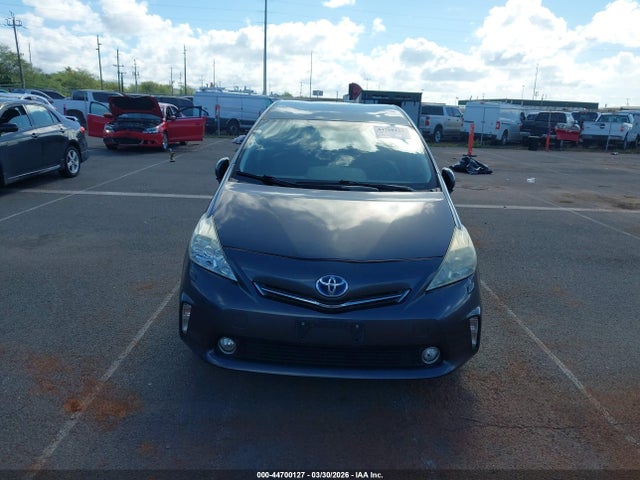 Toyota Prius v