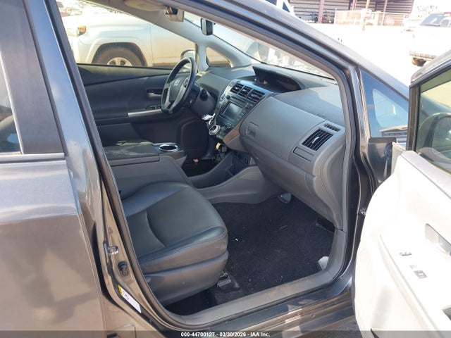 Toyota Prius v