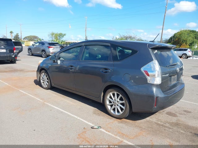 Toyota Prius v