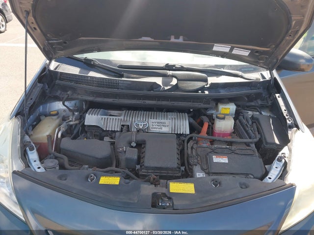 Toyota Prius v