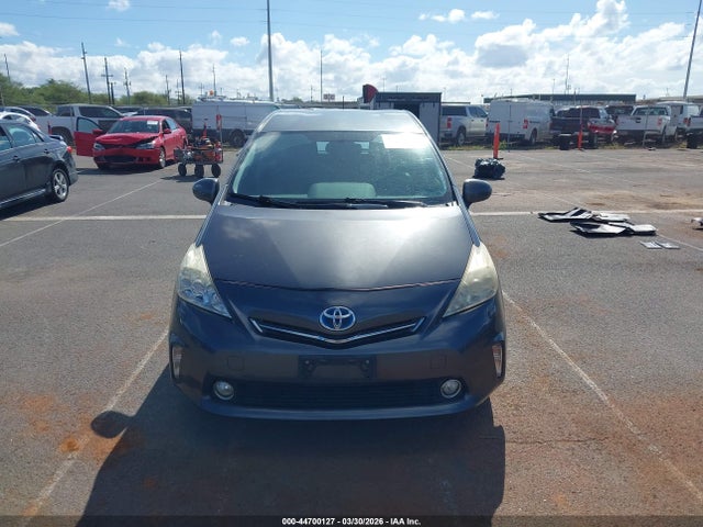 Toyota Prius v