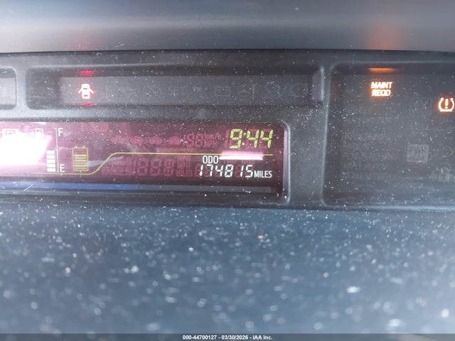 Toyota Prius v