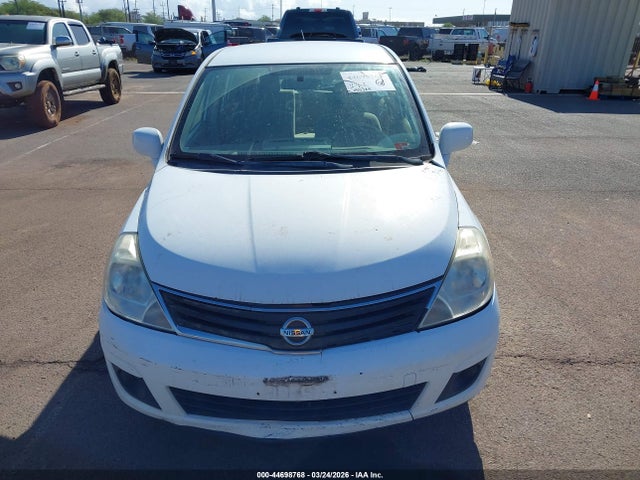 Nissan Versa 1.8s
