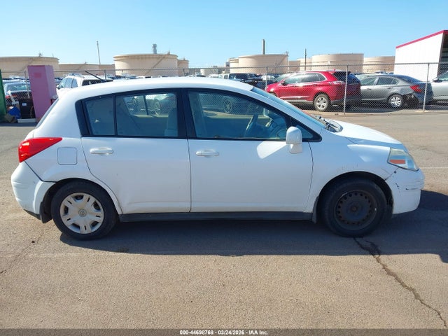 Nissan Versa 1.8s
