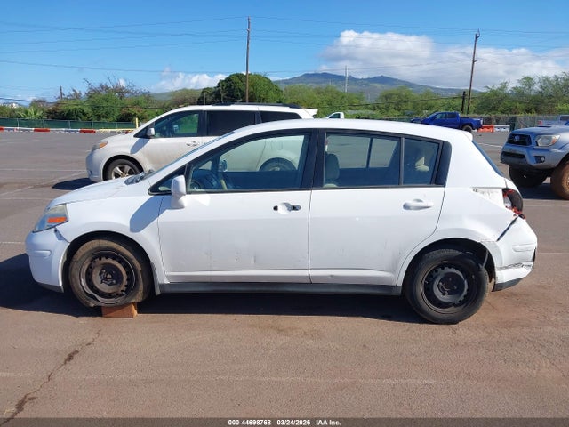 Nissan Versa 1.8s