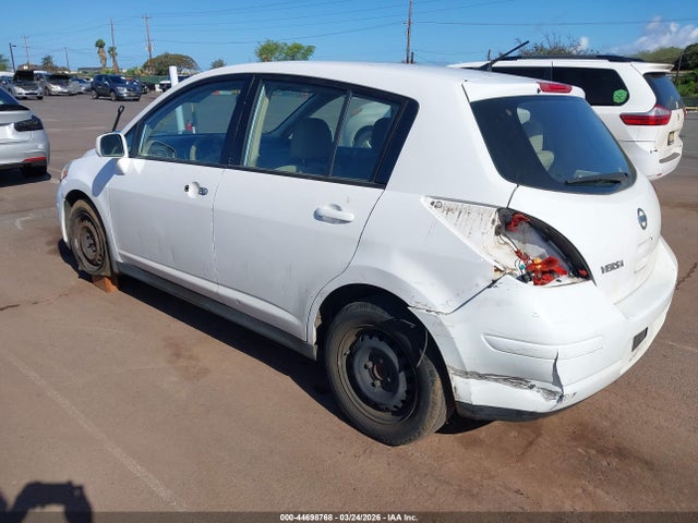 Nissan Versa 1.8s