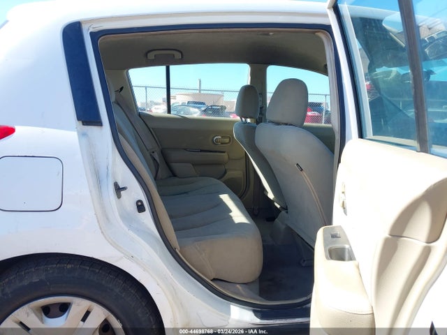 Nissan Versa 1.8s