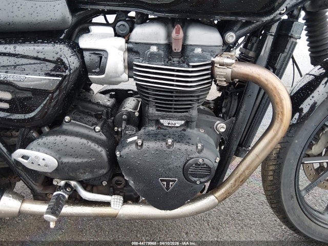 Triumph Street Twin