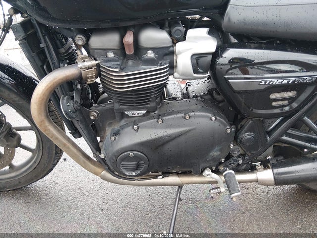 Triumph Street Twin