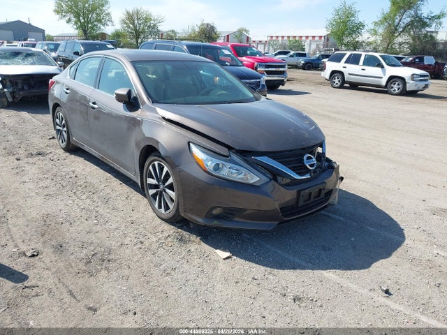 Salvage Nissan Altima Image