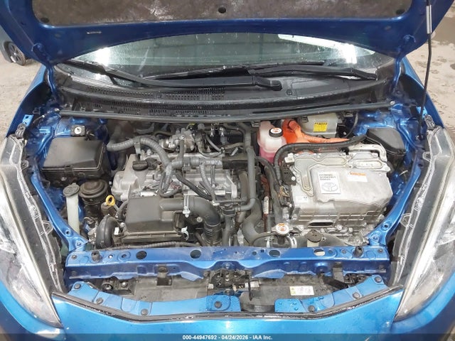 Toyota Prius c Four