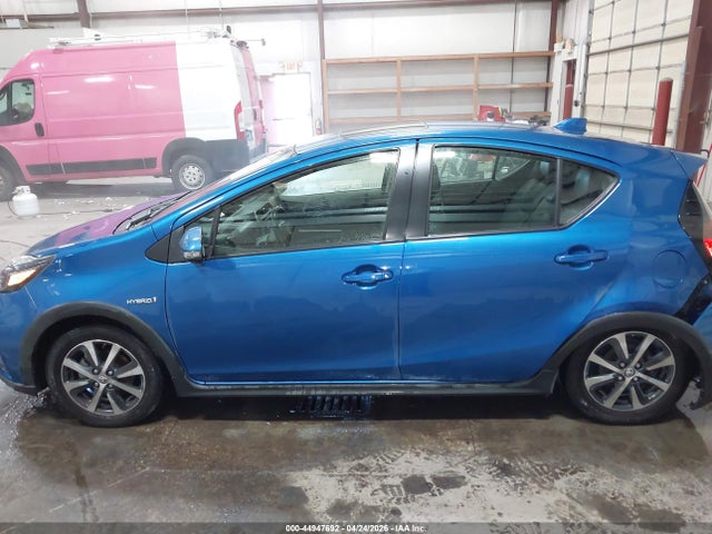 Toyota Prius c Four