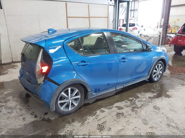Toyota Prius c Four
