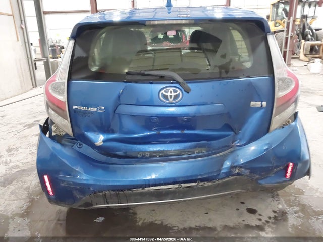 Toyota Prius c Four