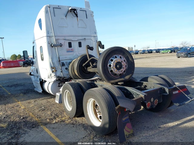 Freightliner Cascadia 125