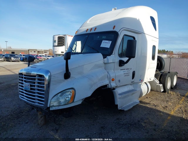 Salvage Freightliner Cascadia 125 Image