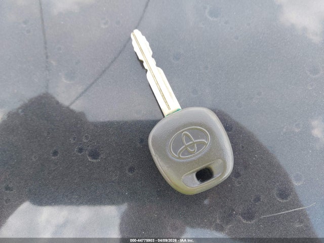 Toyota Sienna Le V6 8 Passenger