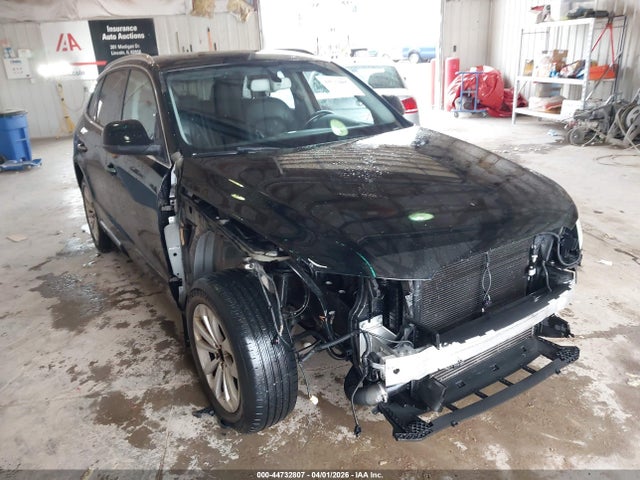 Salvage Audi Q5 Image