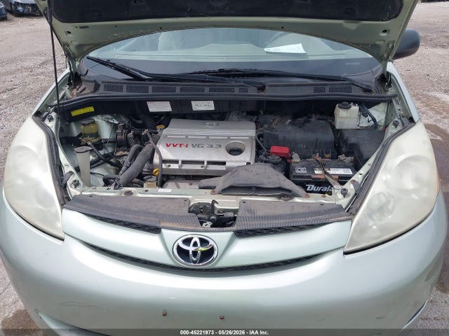 Toyota Sienna Ce